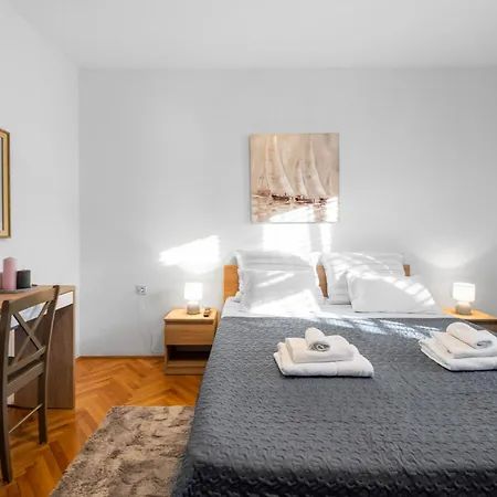 2 Bedroom Awesome In *