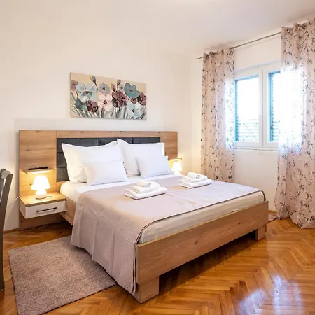 2 Bedroom In Tatil Evi Betina (Sibenik-Knin)