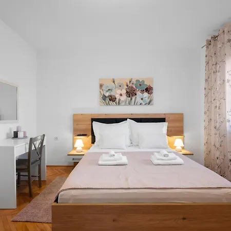 2 Bedroom In Holiday home *