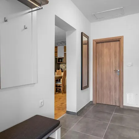 2 Bedroom Awesome In *