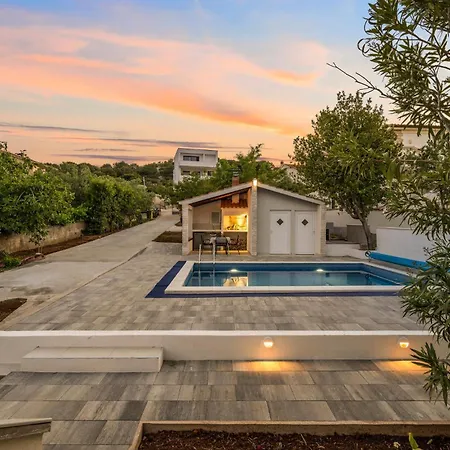 2 Bedroom In Holiday home *