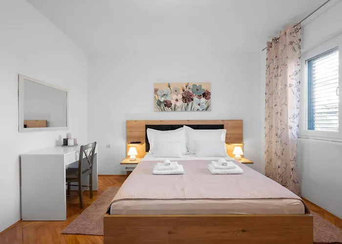 2 Bedroom In Holiday home *