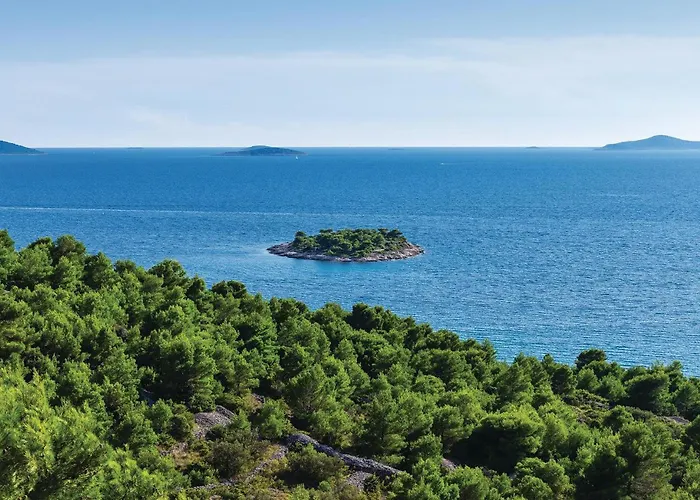 2 Bedroom In Betina (Sibenik-Knin)